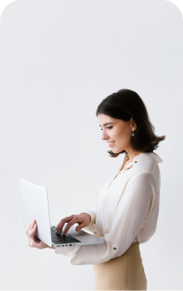 Mujer con portátil