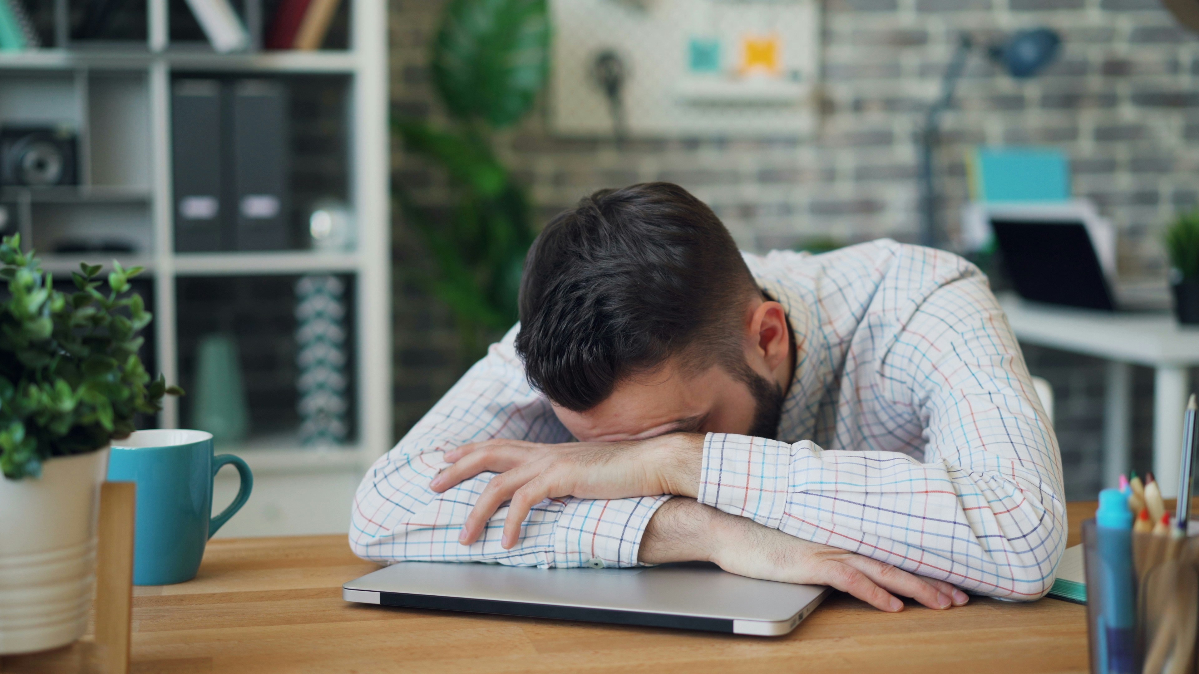 No es drama, es tu cerebro cambiando: Estrés laboral